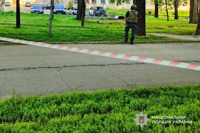 У Дніпрі вибухнула припаркована автівка: травмовані двоє чоловіків