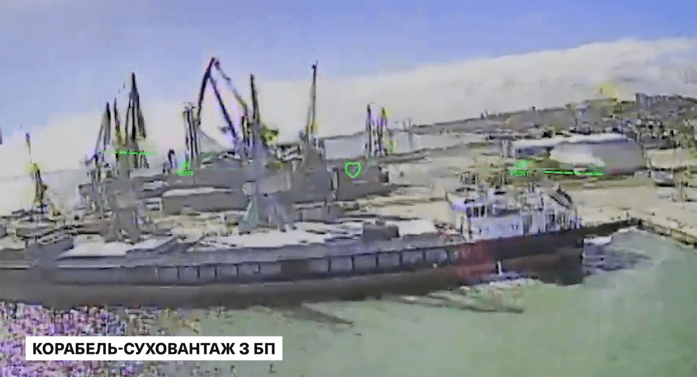 Зеленський оприлюднив відео уражень військових цілей РФ за тиждень (ВІДЕО)