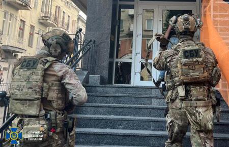 ОГП та СБУ викрили корупційну схему в Нацполіції: йдеться про прикриття незаконного виготовлення та поширення порнографії