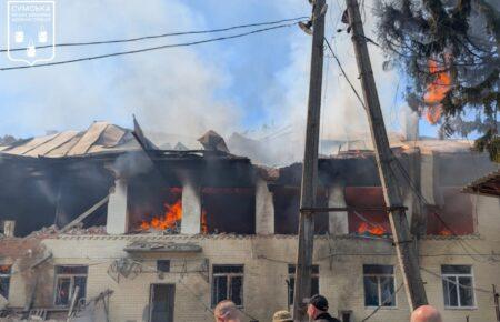 Під завалами зруйнованого росіянами дитсадка в Сумах знайшли тіло його працівниці
