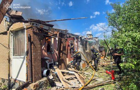 Росіяни обстріляли Шевченкове на Харківщині: вдарили по житловому будинку і кладовищу