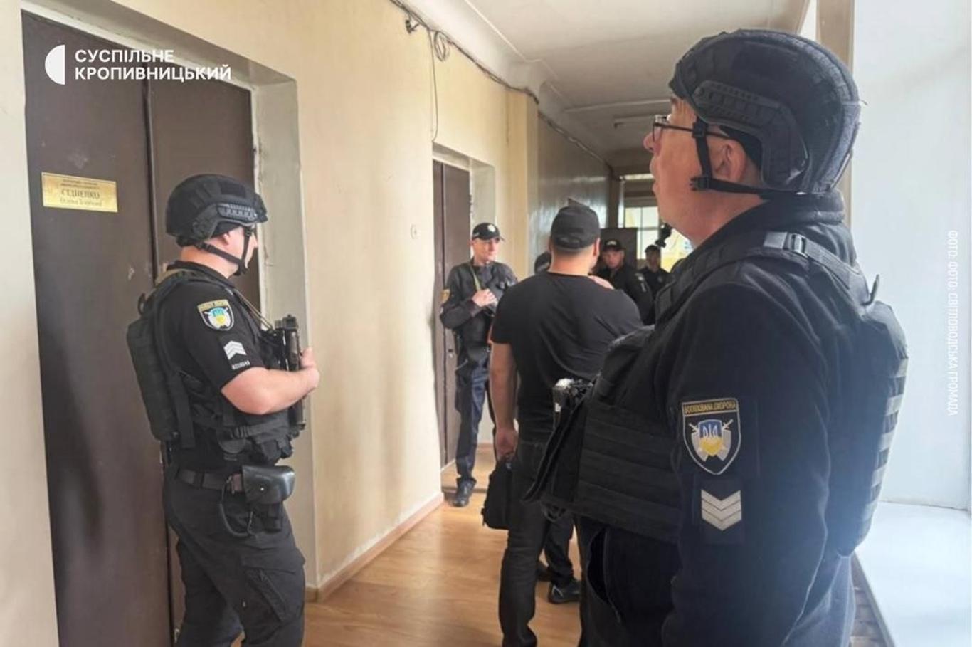 Конфлікт між працівниками міськради переріс у стрілянину: деталі інциденту в Світловодську