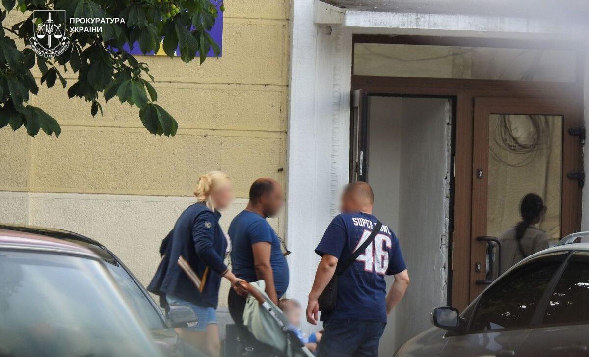 На Закарпатті засудили чоловіка, який намагався продати за кордон 11-місячного малюка під виглядом усиновлення