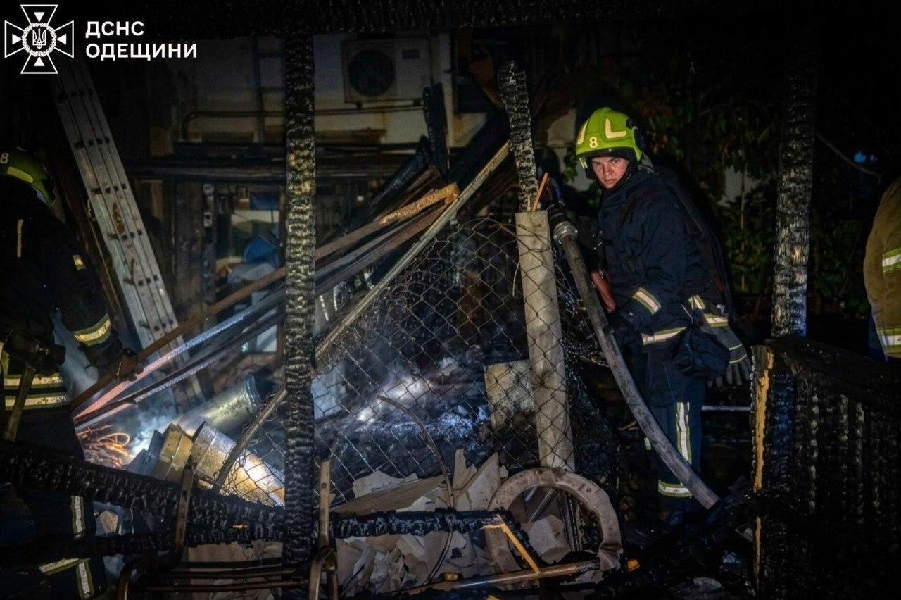 Уночі окупанти атакували цивільну інфраструктуру Одещини: постраждав чоловік