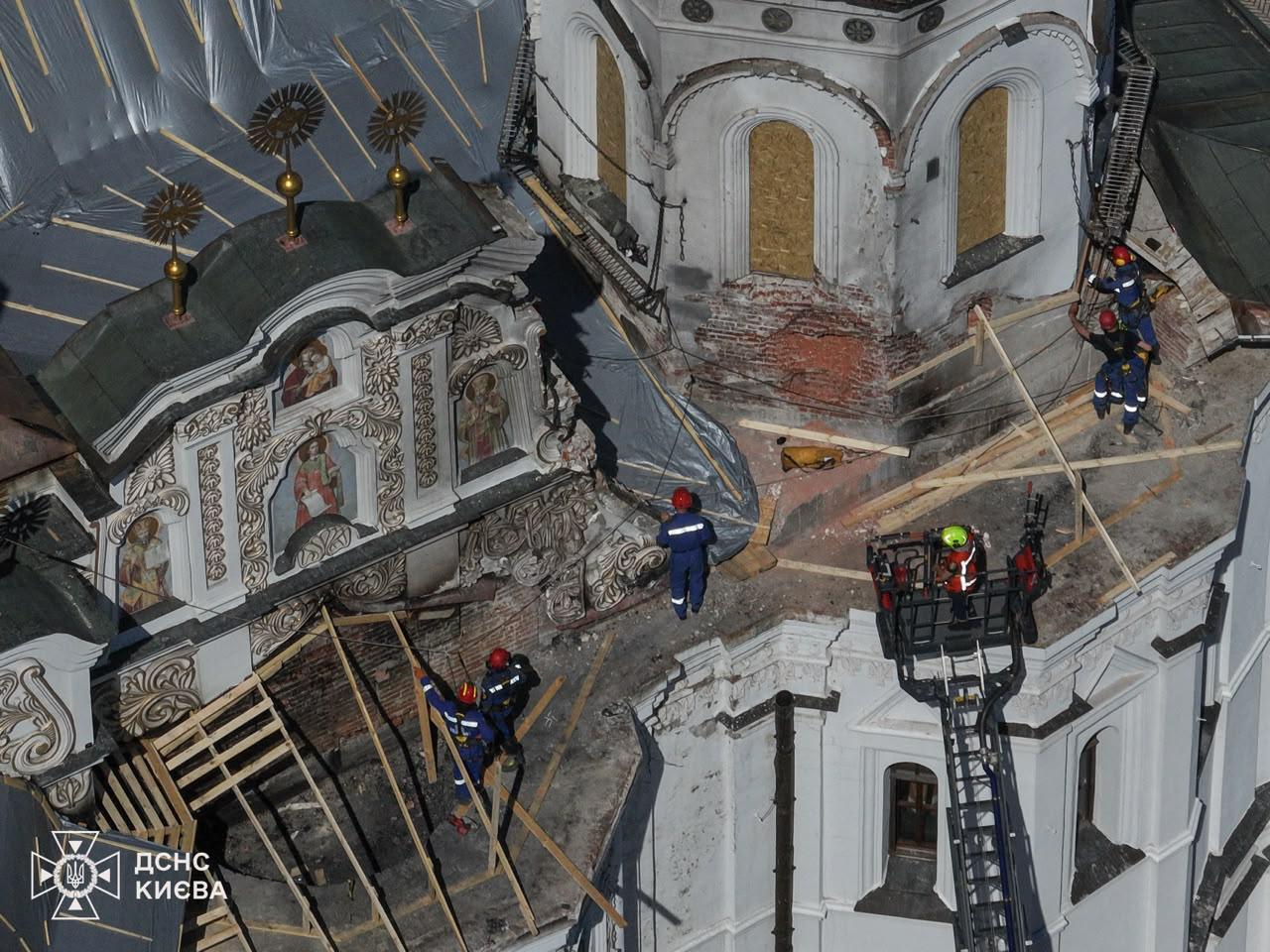 У Києво-Печерській лаврі завершили консервацію даху Успенського собору
