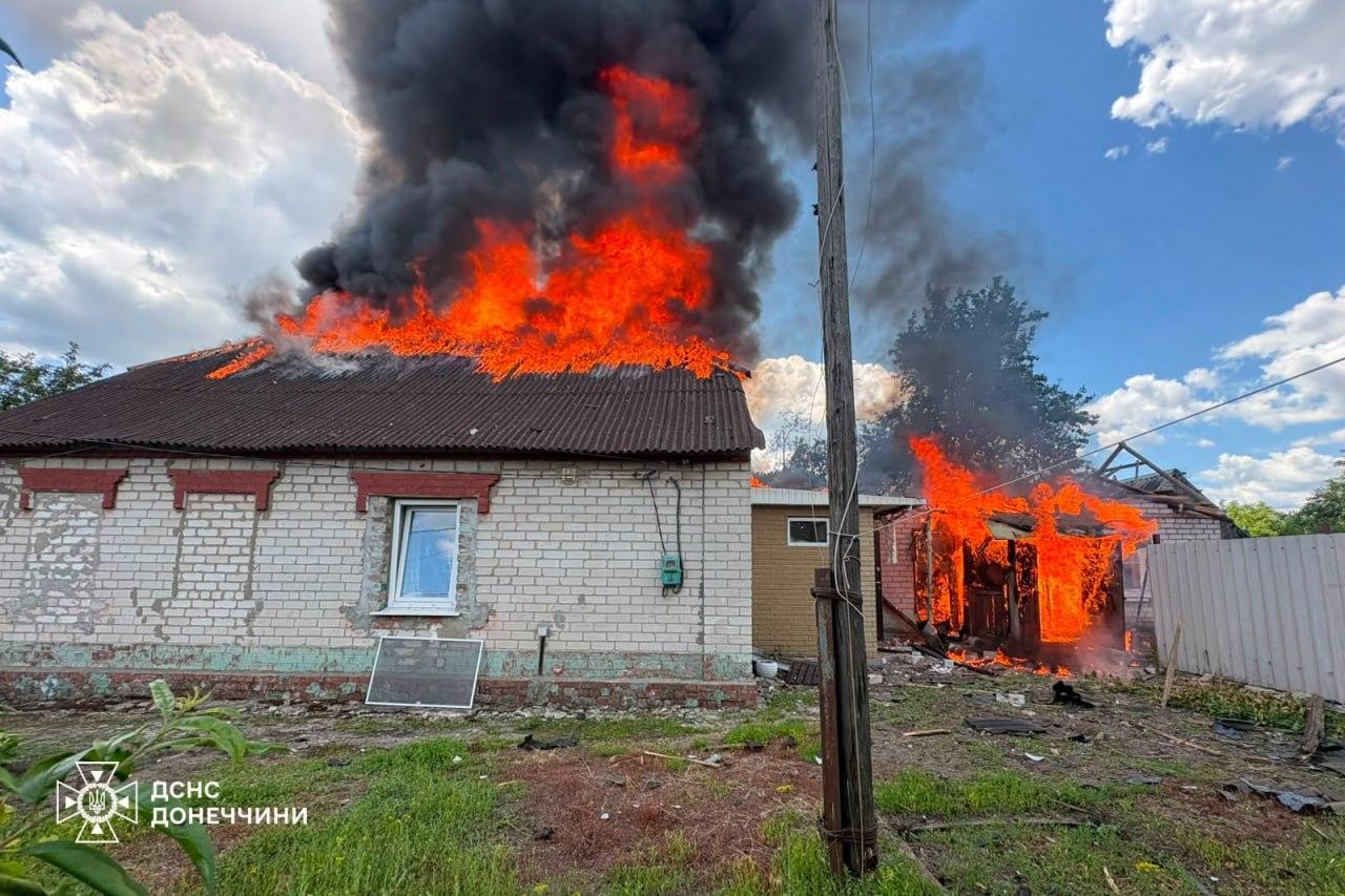 На Донеччині внаслідок ворожих атак поранені троє людей