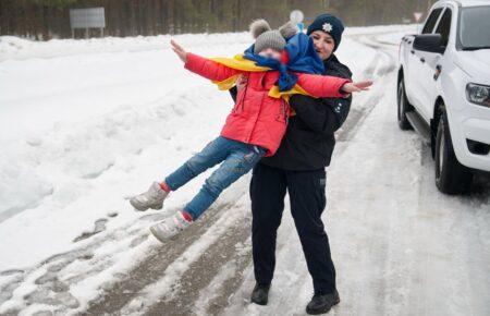 Як українським сім’ям виїхати з окупації чи РФ: пояснює співробітник Save Ukraine