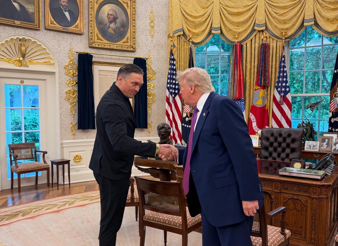 Трамп зустрівся з Усиком у Білому домі