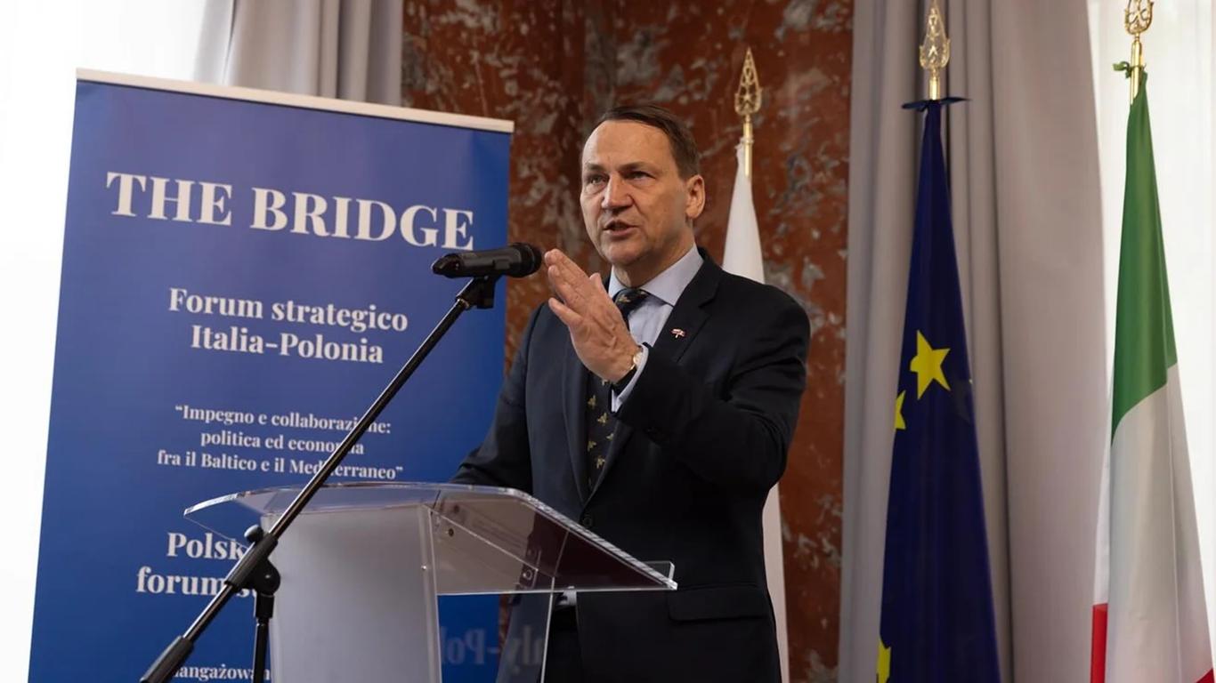 Сікорський і Сибіга обмінялися заявами через надання підрозділу ССО імені Героїв УПА
