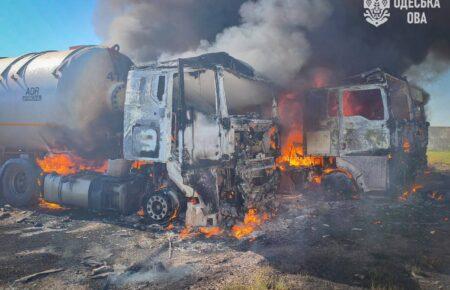 Росіяни вдарили по бензовозах і газовозу на Одещині, загинула людина (ФОТО)