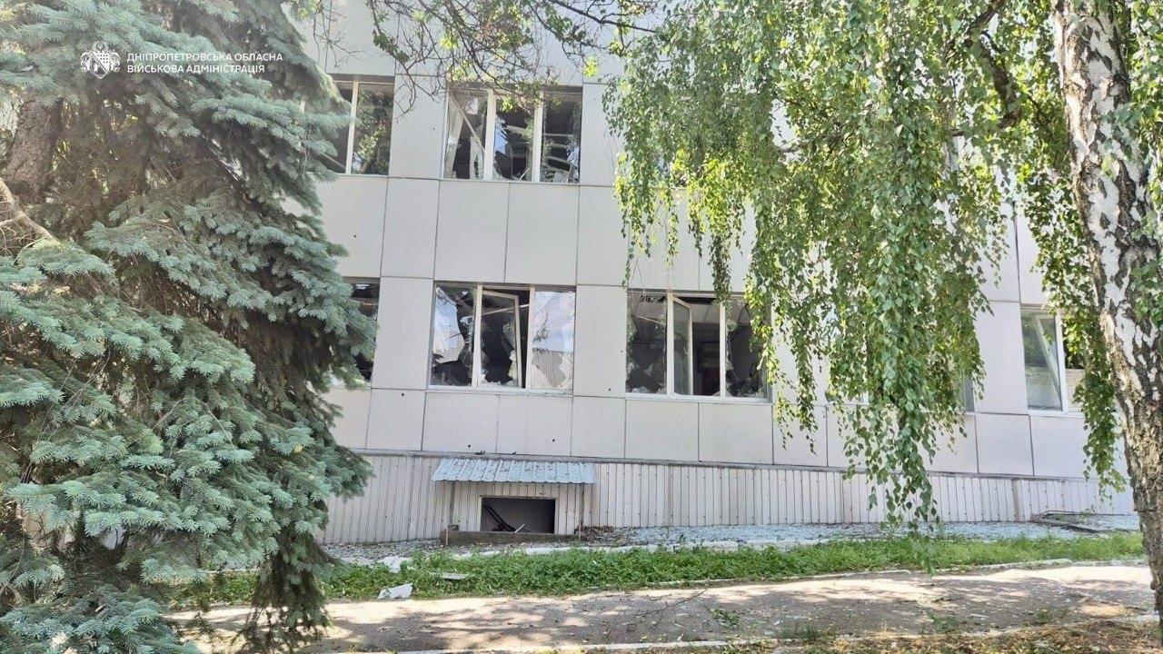 Через удар РФ по підприємству у Дніпрі загинули п’ятеро людей, багато поранених (ФОТО, ВІДЕО)