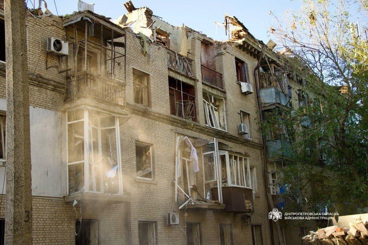 З-під завалів у Дніпрі дістали тіло маленького хлопчика, кількість загиблих зросла до восьми