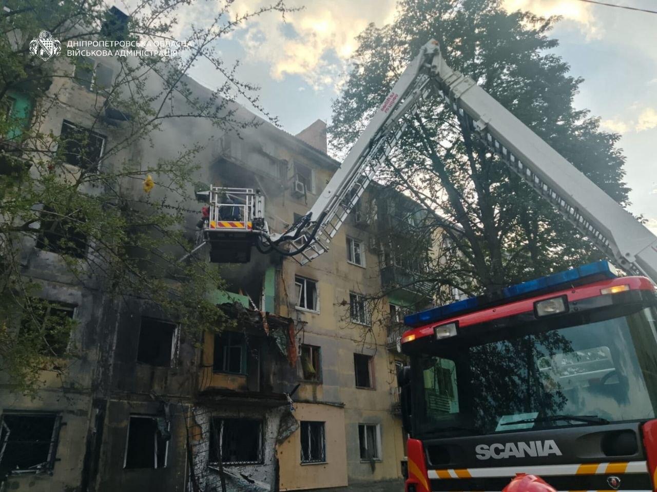 Росіяни атакували Павлоград: пошкодили багатоповерхівку, семеро постраждалих