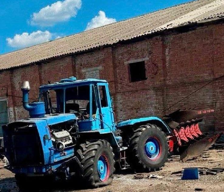 Росіяни атакували Дніпропетровщину, пошкоджене сільгосппідприємство
