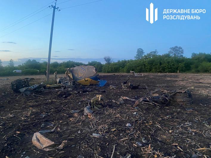 «Причин можуть бути мільйони»: авіаексперт закликав не поспішати з висновками щодо катастрофи Су-24М