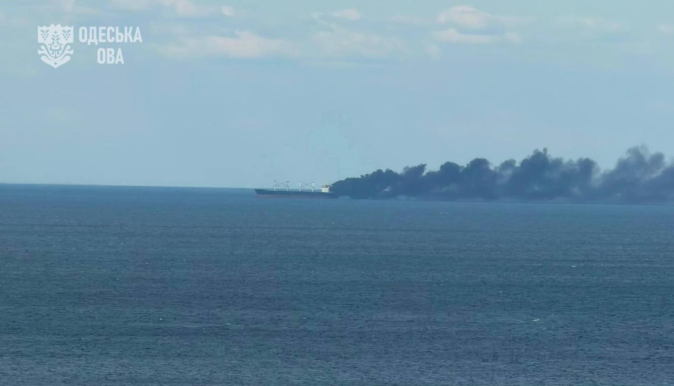 Росіяни знову атакували цивільне судно в акваторії Чорного моря 