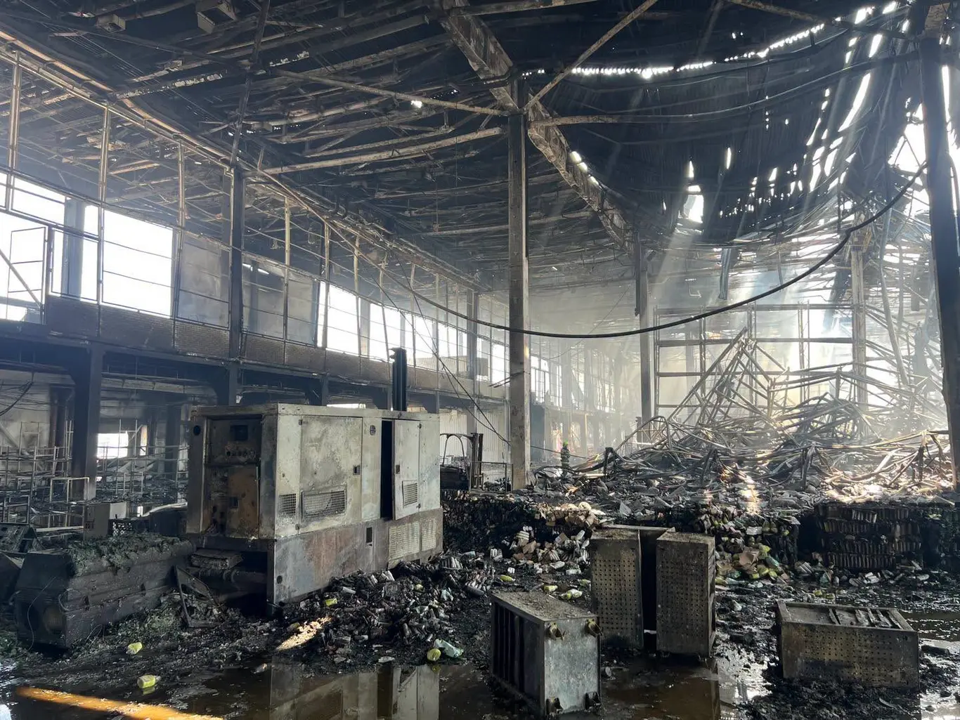 У Києві внаслідок російської атаки знищено гуманітарний склад Червоного Хреста
