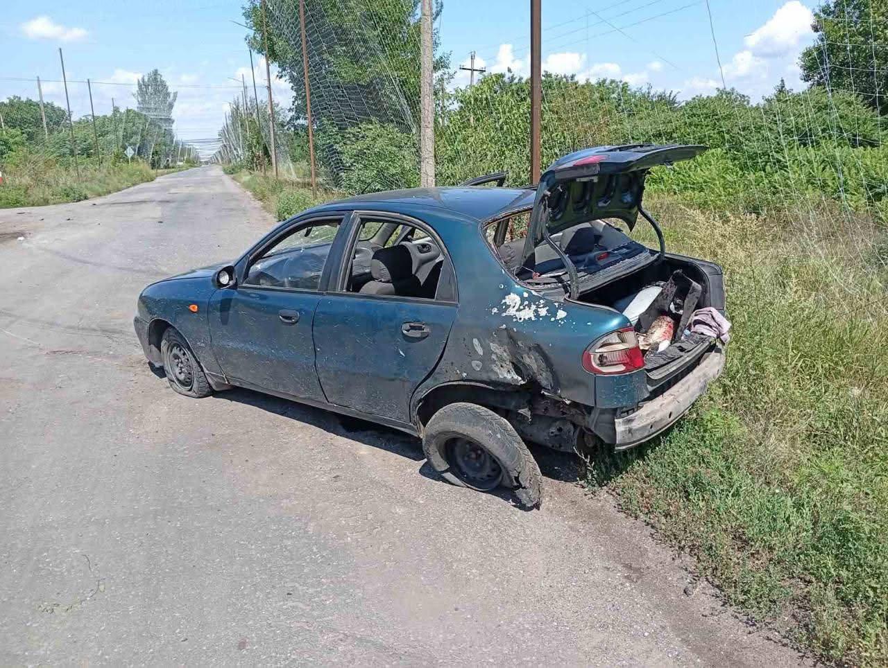 У Слов'янську ворожий FPV-дрон атакував авто комісії програми «єВідновлення»