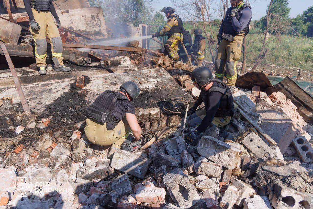 Росіяни вдарили КАБами по Біленькому на Донеччині, є загиблі