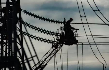 Як Росія знову намагається розсварити українців на тлі відключень світла