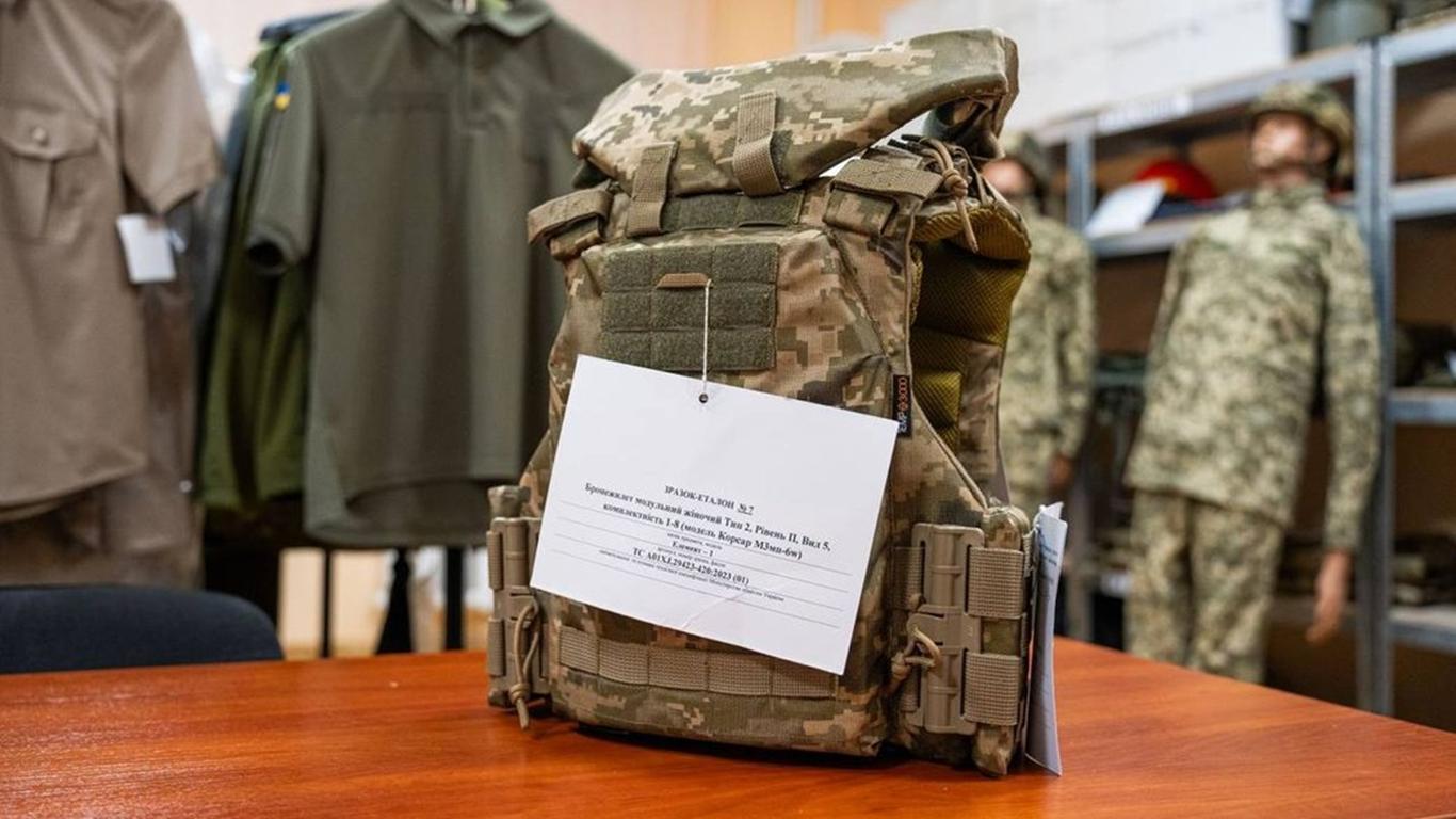 Аналітикиня назвала найбільшу проблему для жінок у ЗСУ