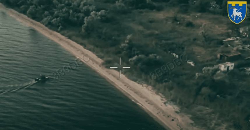 Українські бійці вперше висадили НРК за допомогою керованої морської платформи (ВІДЕО)