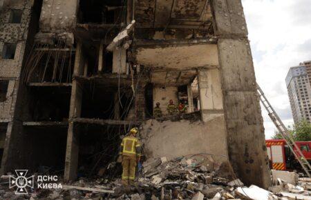 Під завалами в Дарницькому районі Києва виявили ще одне тіло, кількість загиблих зросла до 16