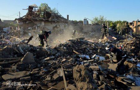 «Люди відкопували дітей з-під завалів»: журналістка про наслідки ракетного удару біля Кривого Рогу