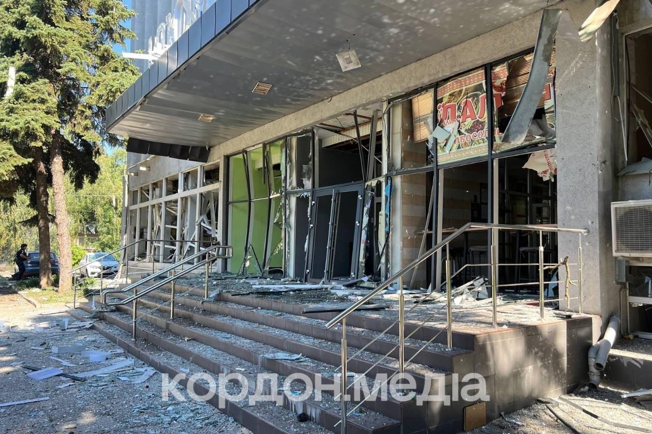 Окупанти вдарили шістьма КАБами по Сумах, щонайменше троє загиблих (ФОТО)