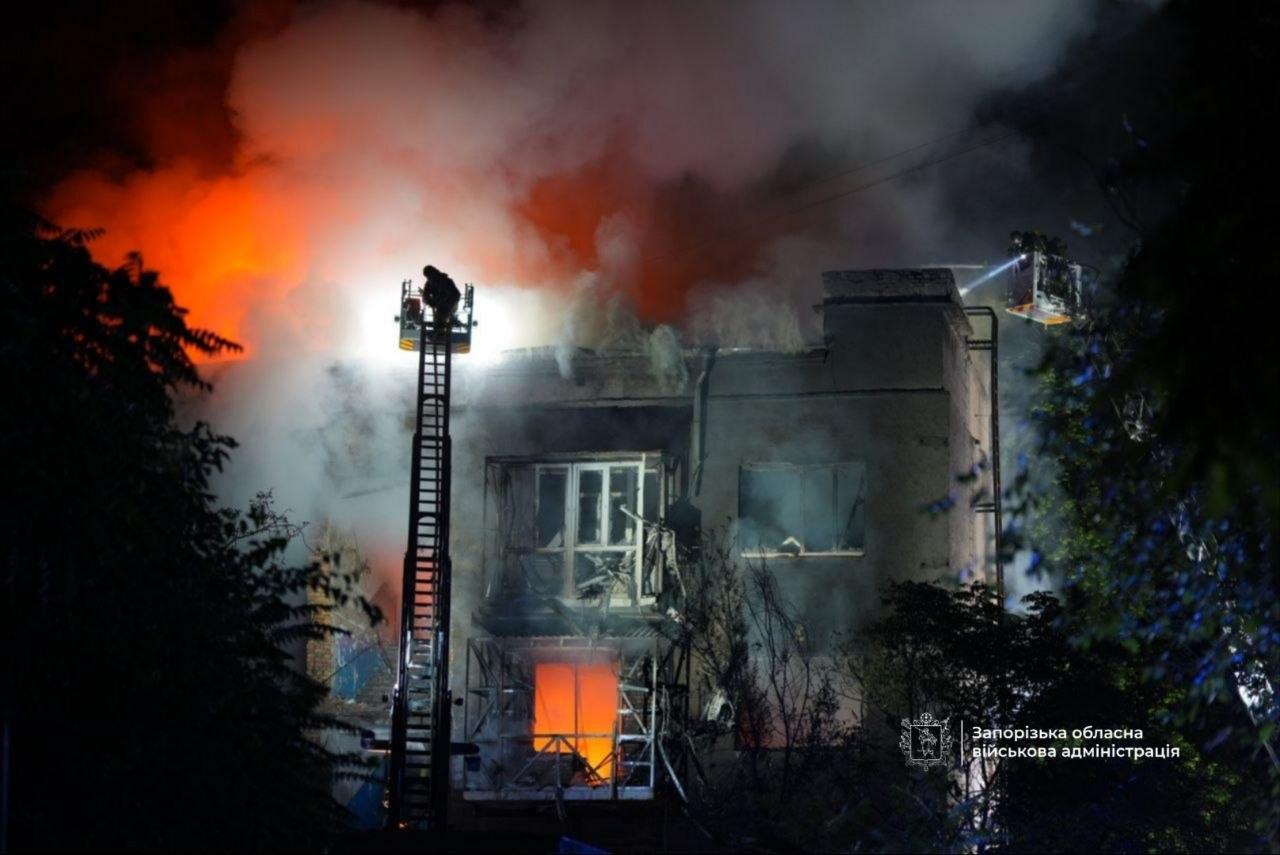 Під завалами багатоповерхівки в Запоріжжі знайшли тіла двох загиблих