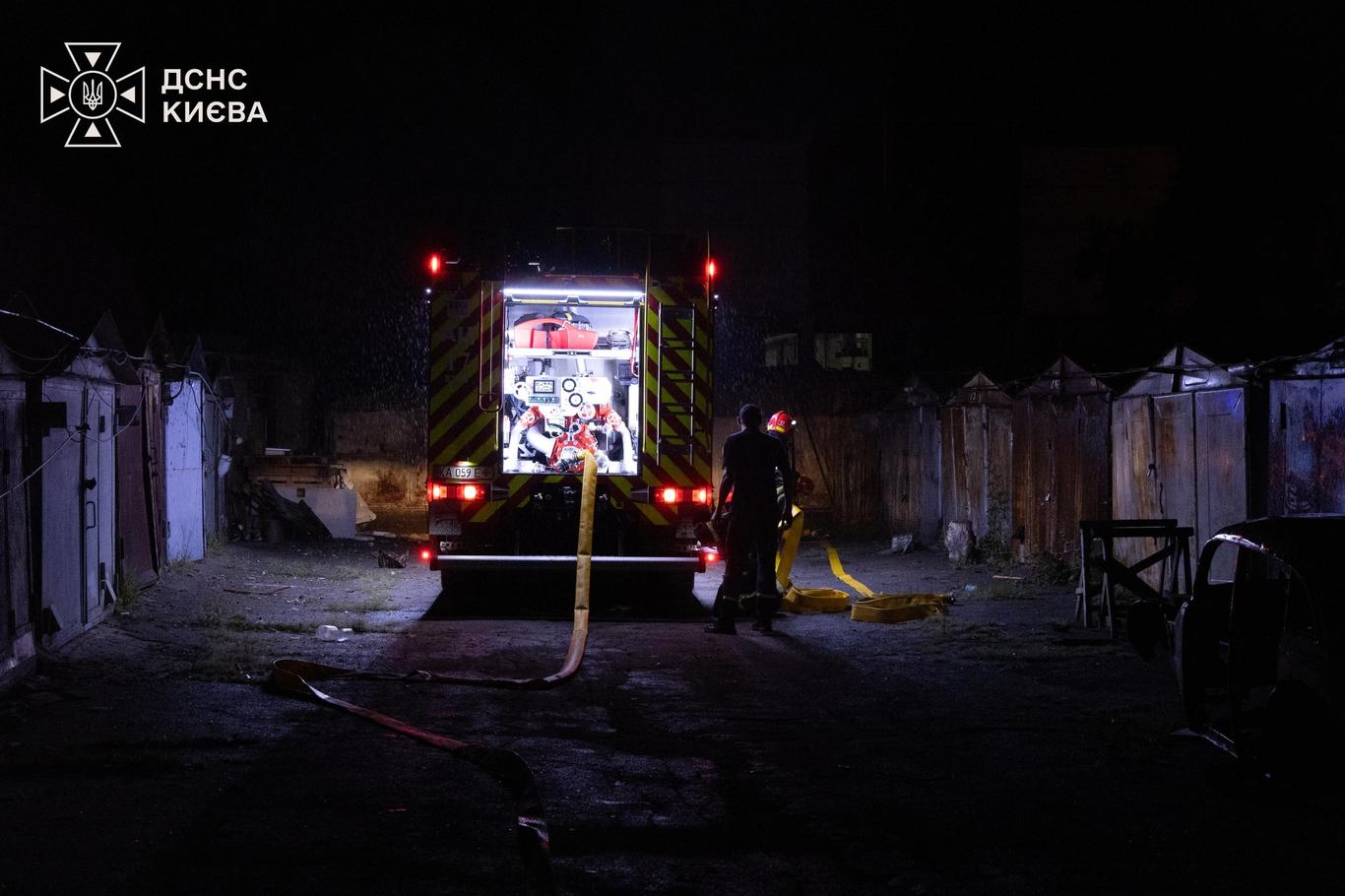 У Києві під час ліквідації наслідків нічної атаки виявили тіло людини — КМВА