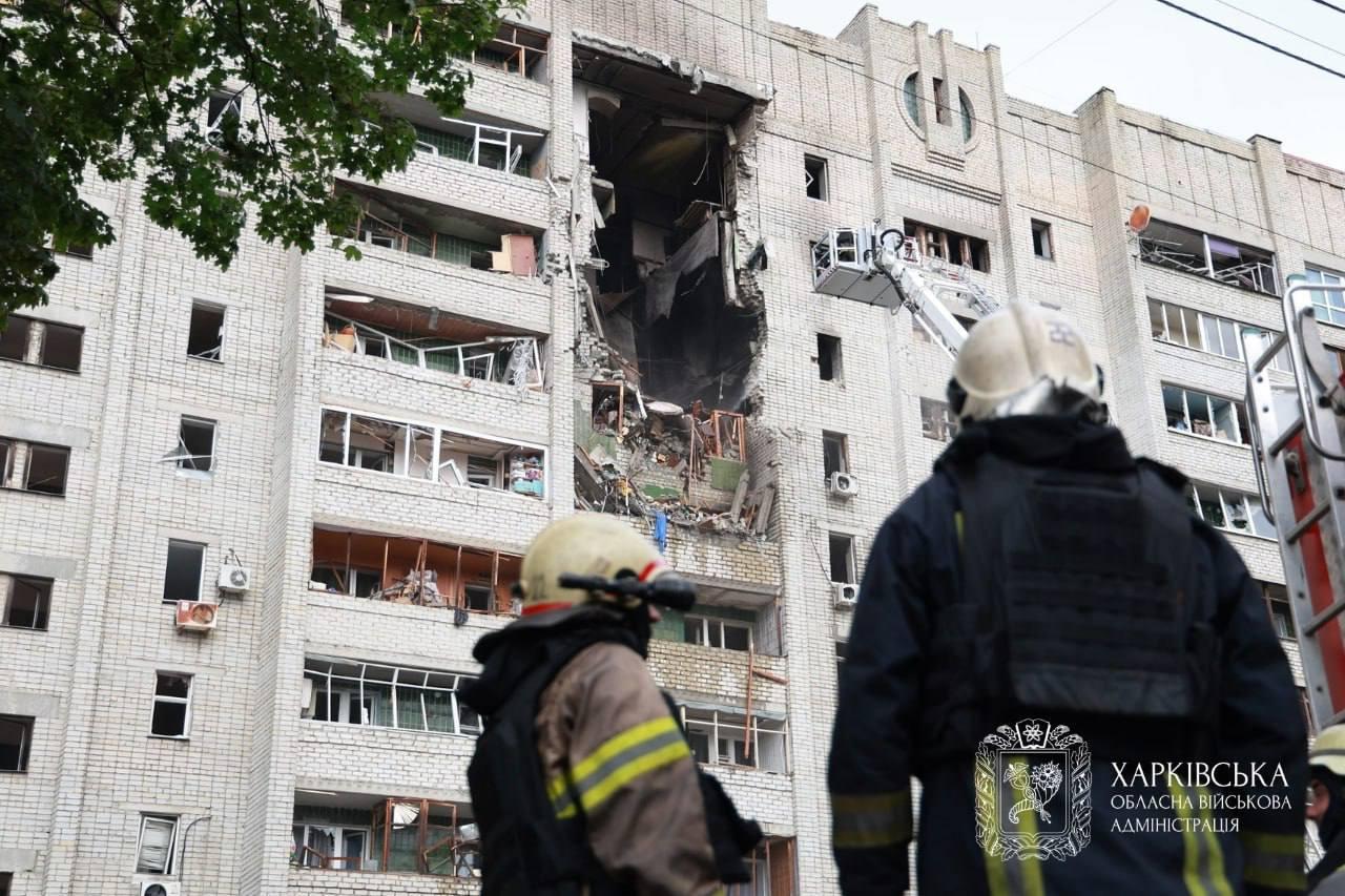 Окупанти вдарили по Салтівському району Харкова: 2 людей загинули, понад 20 — постраждали
