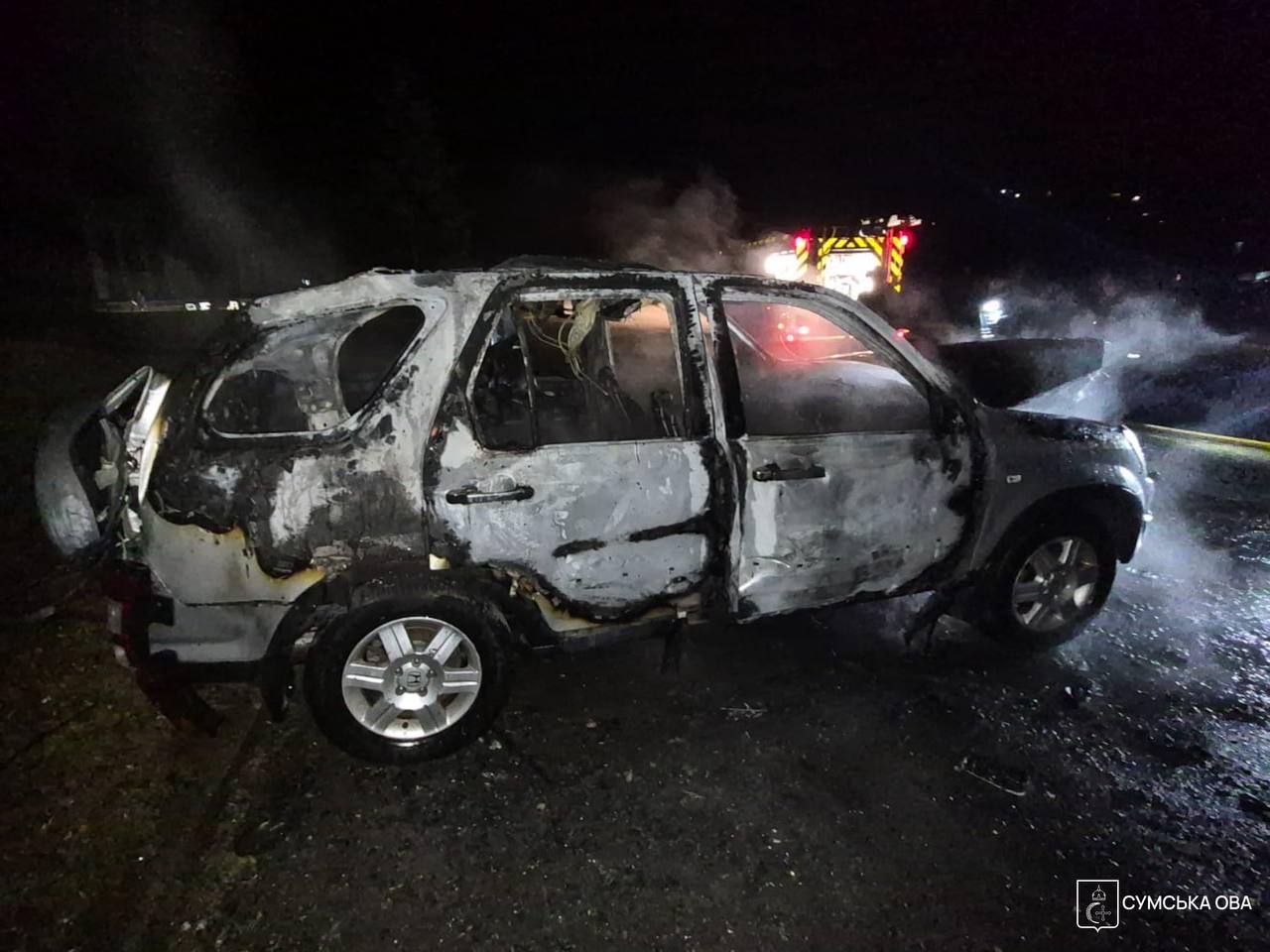 У Сумах російський дрон вдарив по цивільній автівці: є загиблий і поранена