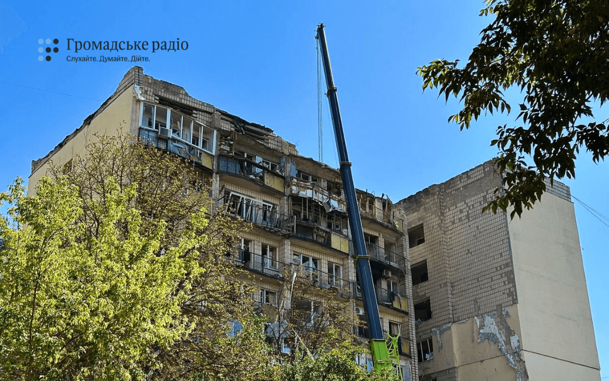 Наслідки удару по Солом'янському району Києва (фоторепортаж)