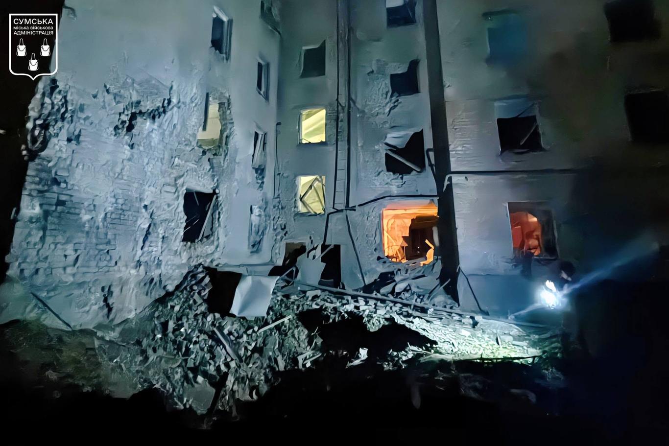 Росіяни вдарили вісьмома КАБами по Сумах, є постраждалі