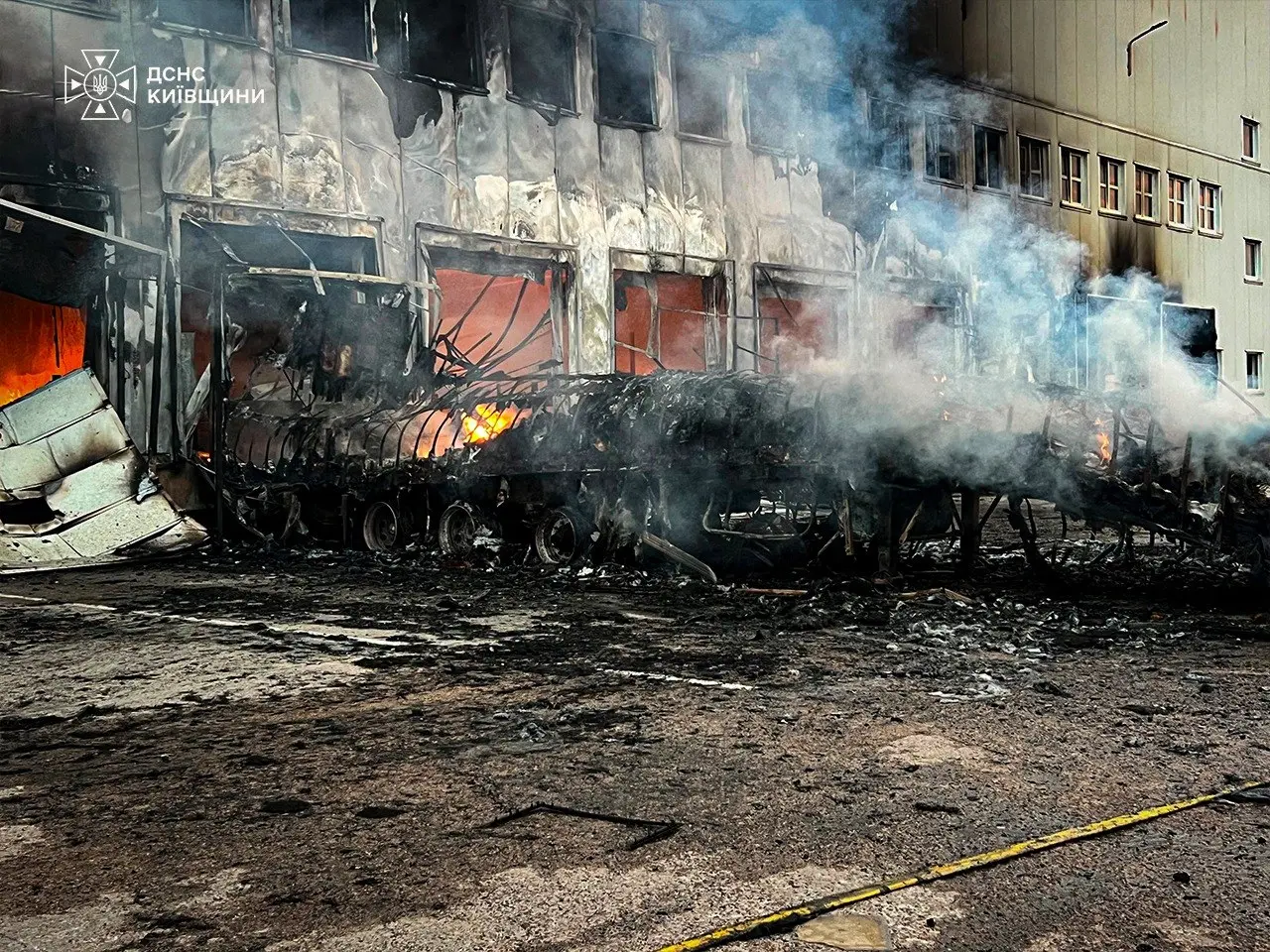 Вісім з 16 загиблих на Київщині в момент удару перебували на залізничній станції: що кажуть в «Укрзалізниці»