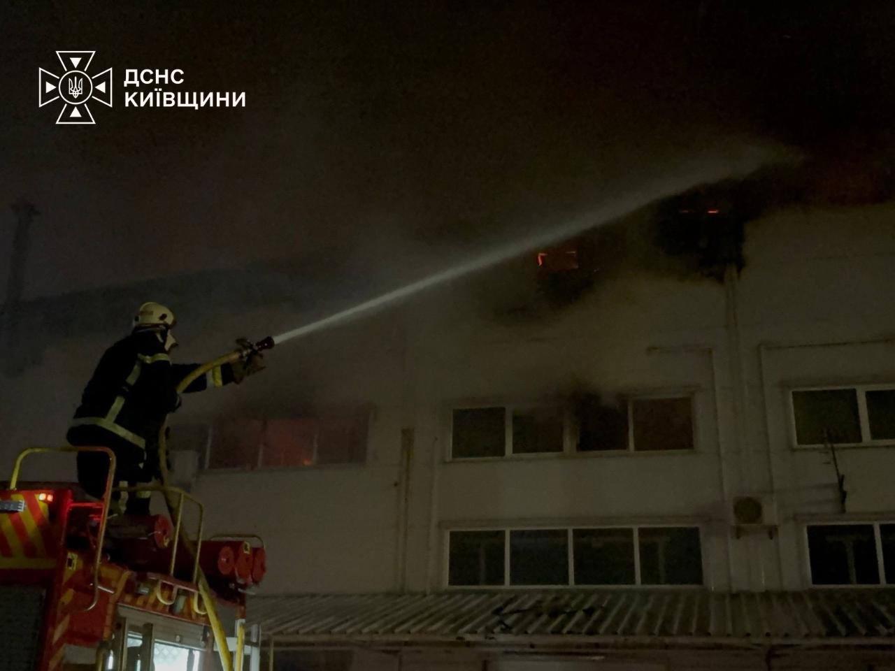 Атаки РФ на Київщину: постраждали 2 людини