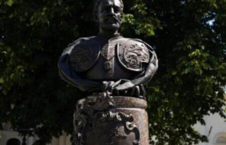 На місці пам’ятника Леніну в Києві встановлять пам’ятник Мазепі