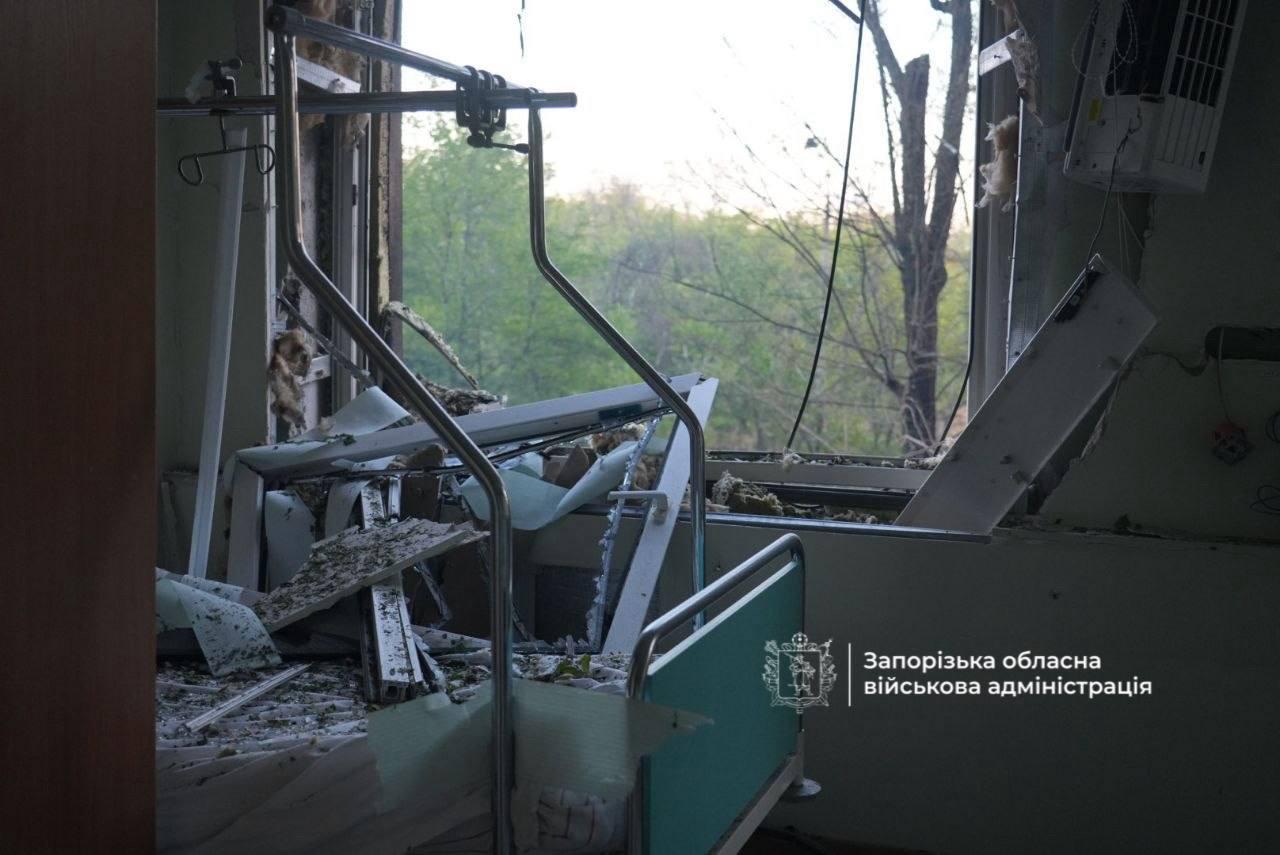 Росія атакувала дві лікарні в Запоріжжі: в одній  з них були 39 пацієнтів (ФОТО, ВІДЕО)