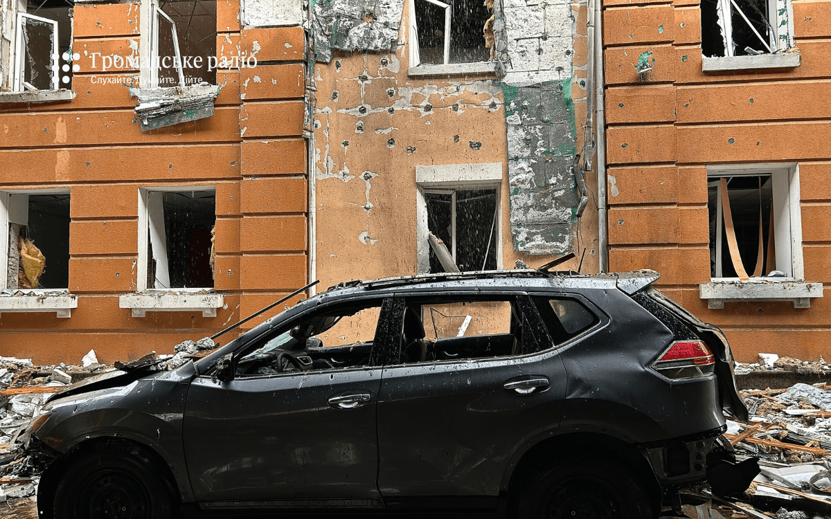 Російські дрони вдарили по бізнес-центру в Києві у Голосіївському районі