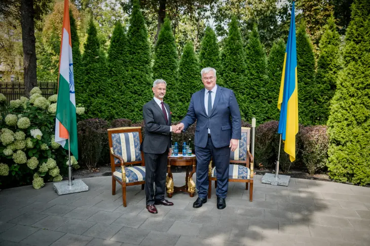 Глава МЗС Індії прибув до України