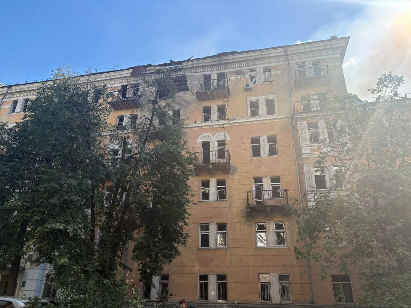 У Києві через атаку російських безпілотників пошкоджено університет харчових технологій
