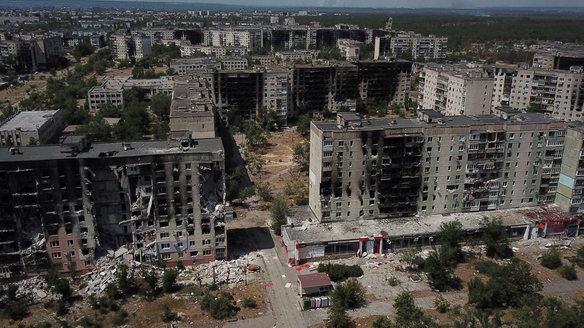 Як живуть окупований Сіверськодонецький район та його евакуйована громада