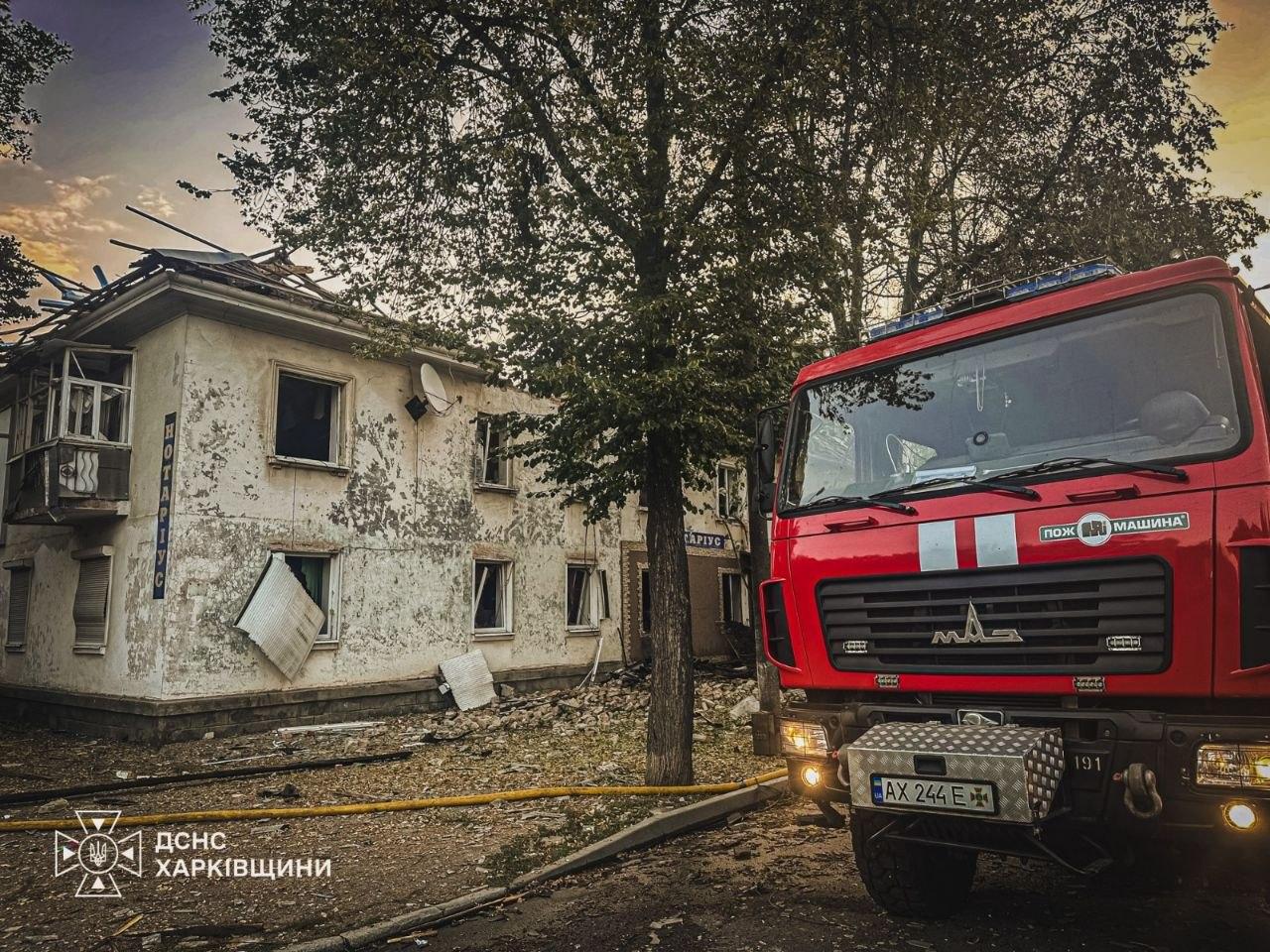 Росіяни вбили людину в Лозовій, пошкодили будинок та залізничну інфраструктуру (ФОТО)