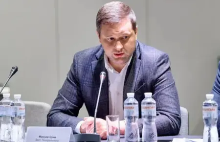 Заступник генпрокурора прокоментував наявність російського паспорта в його дружини