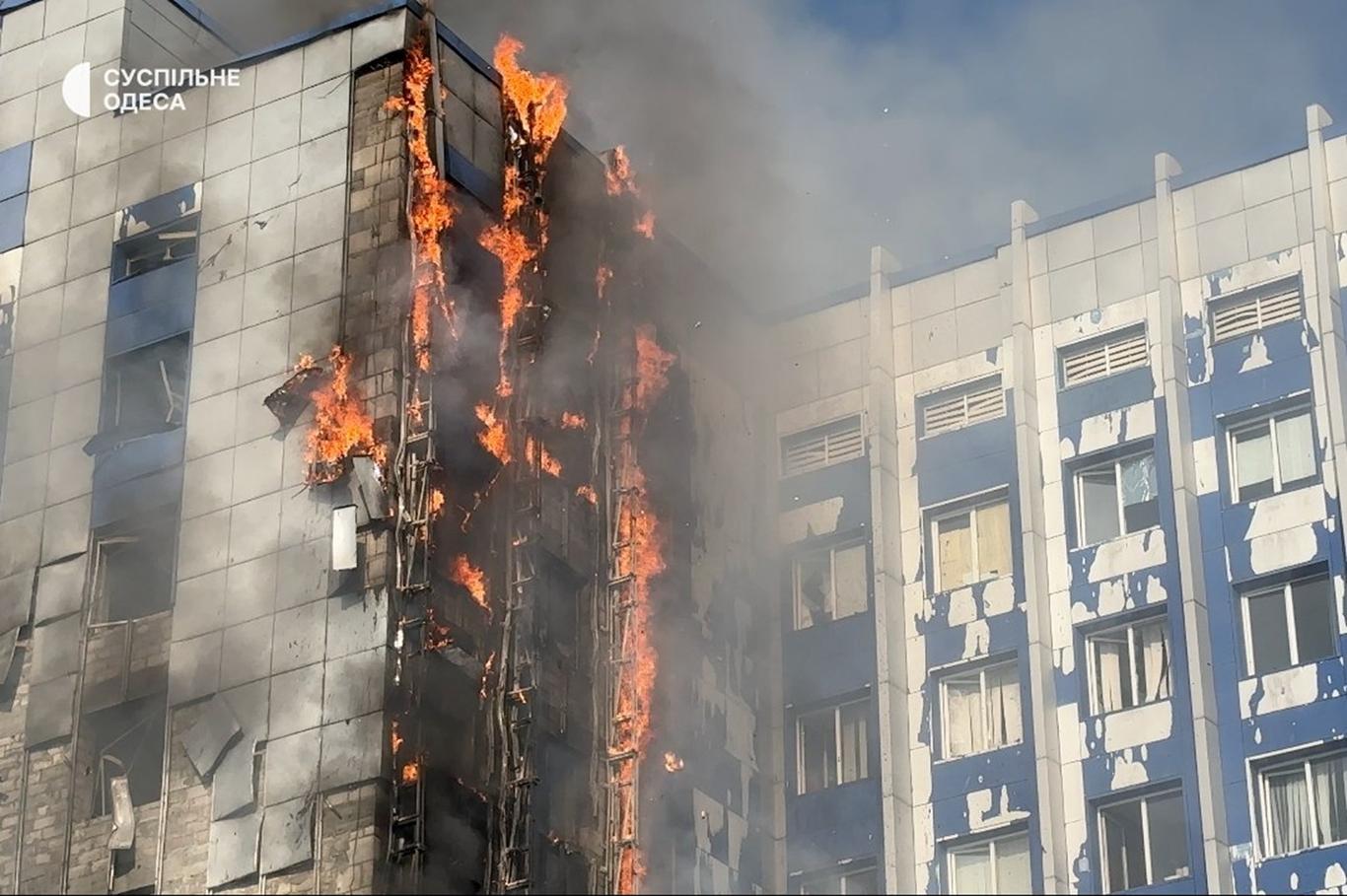 РФ атакувала приміщення «Укрзалізниці» в центрі Одеси (ФОТО, ВІДЕО)