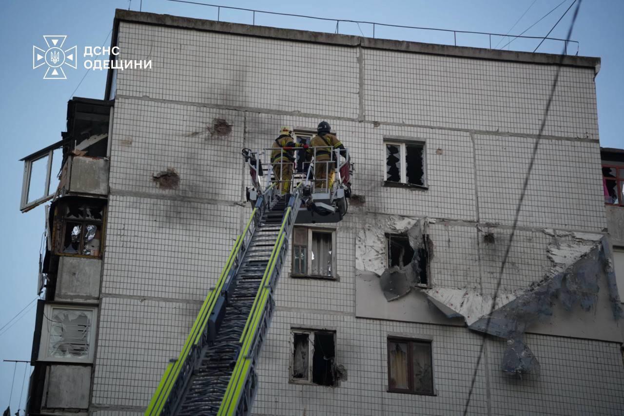 У ДСНС розповіли про наслідки нічної атаки РФ на Одесу