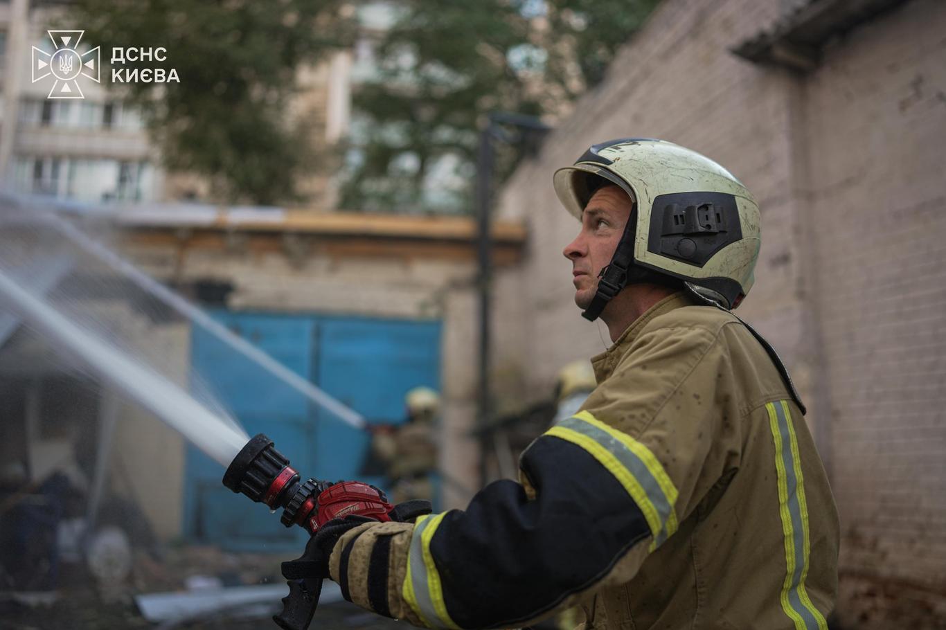 У Солом’янському районі Києва внаслідок влучання російського безпілотника в офісну будівлю загинули 4 людей