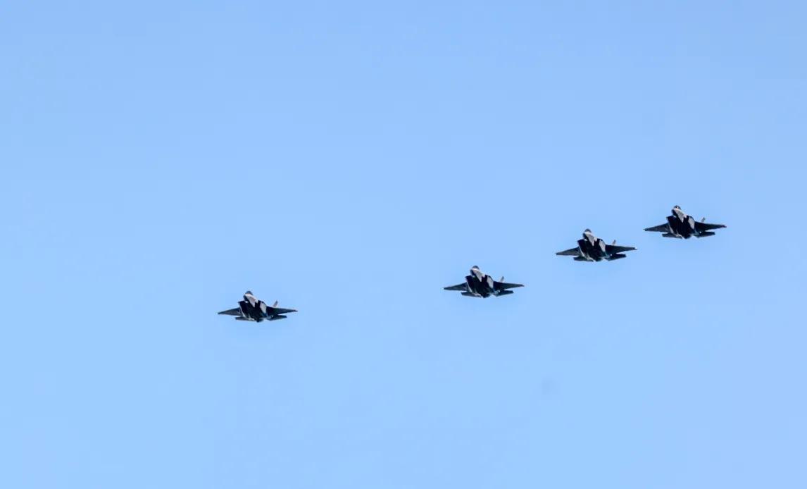 Корабель ВМС РФ випустив сигнальні ракети в бік гелікоптера ВПС Данії у міжнародних водах