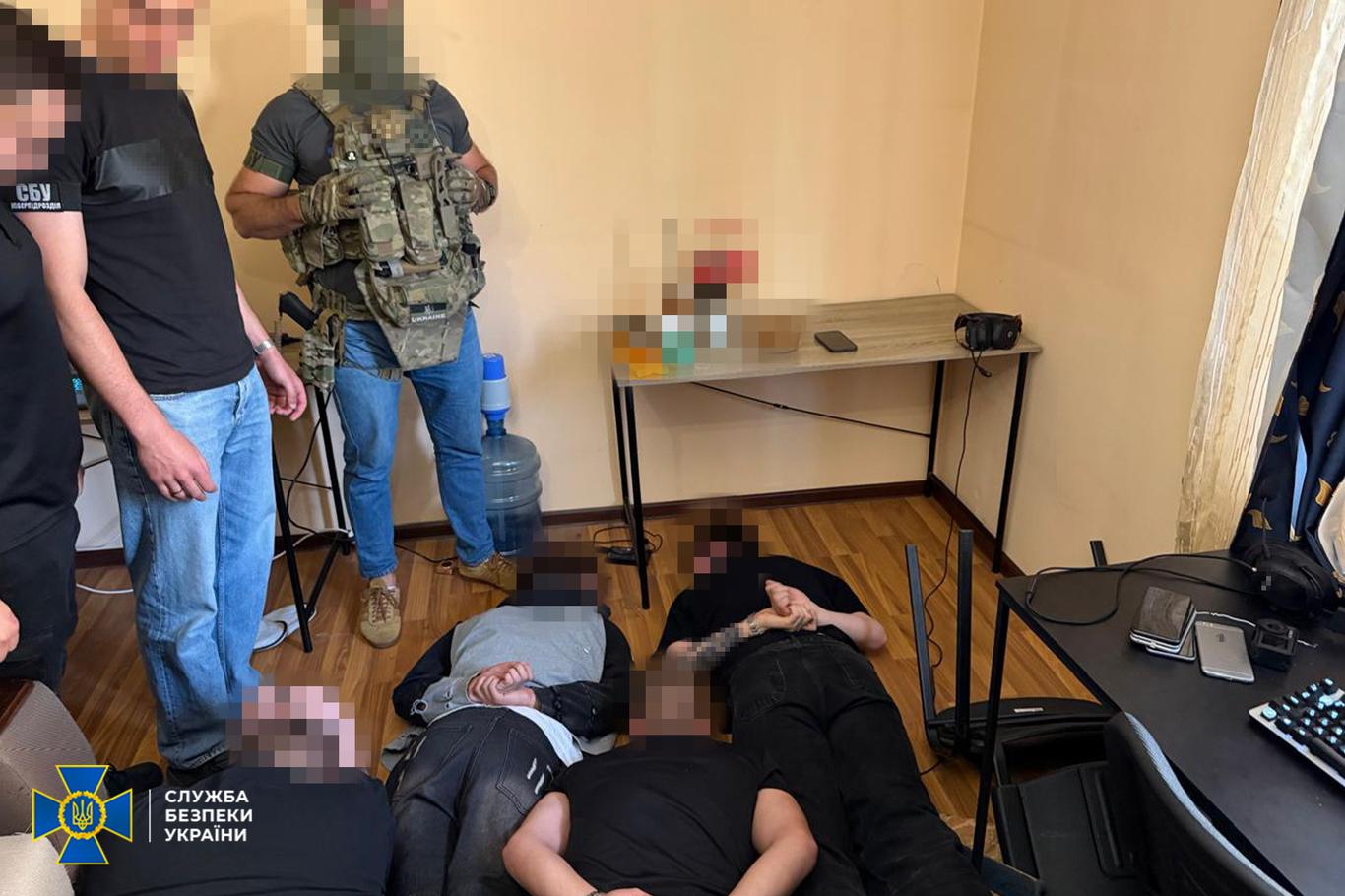 В Україні вперше оголосили підозру за новою статтею ККУ за створення шахрайського кол-центру